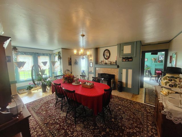 19 Raymond Road, Deerfield, NH 03037