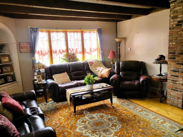 19 Raymond Road, Deerfield, NH 03037