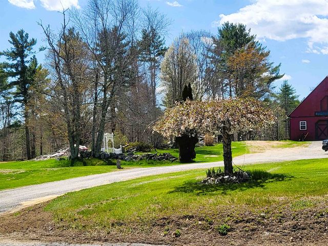 19 Raymond Road, Deerfield, NH 03037