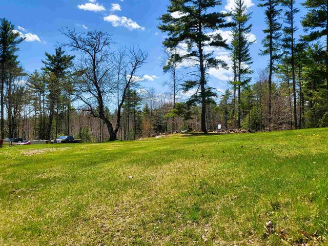 19 Raymond Road, Deerfield, NH 03037