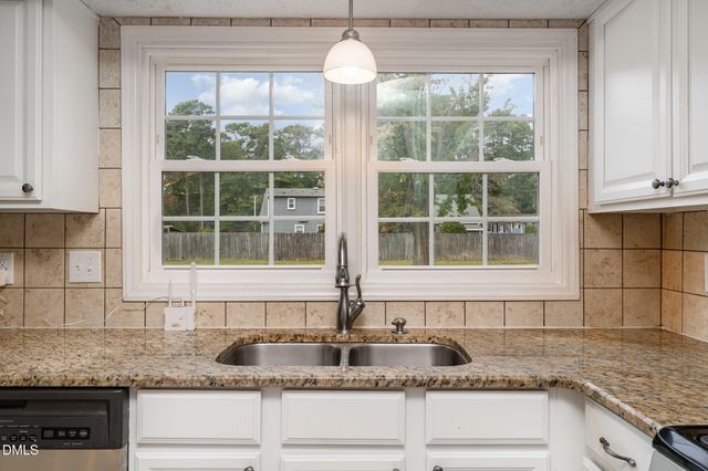 213 Rivenoak Drive, Fayetteville, NC 28303