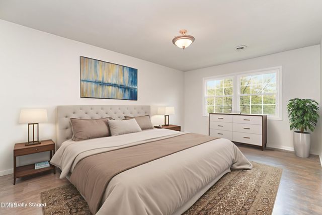 213 Rivenoak Drive, Fayetteville, NC 28303