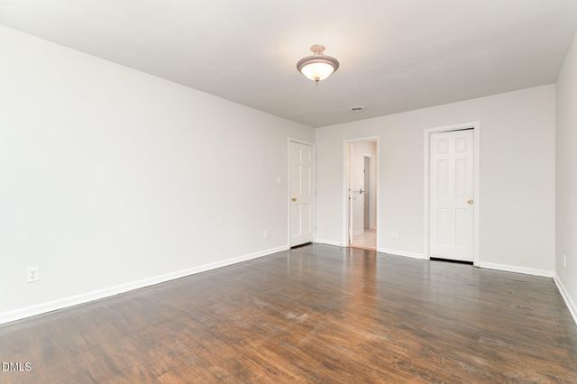 213 Rivenoak Drive, Fayetteville, NC 28303