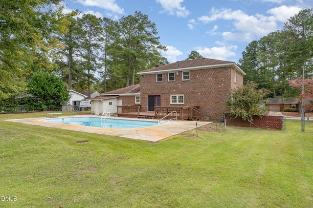 213 Rivenoak Drive, Fayetteville, NC 28303
