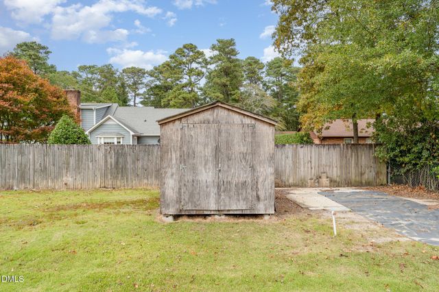 213 Rivenoak Drive, Fayetteville, NC 28303