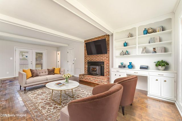 213 Rivenoak Drive, Fayetteville, NC 28303