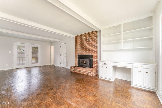 213 Rivenoak Drive, Fayetteville, NC 28303