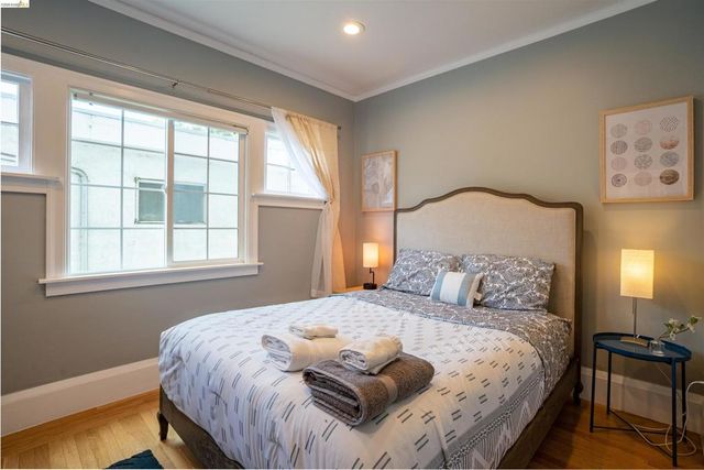 256 29Th St, Oakland, CA 94611