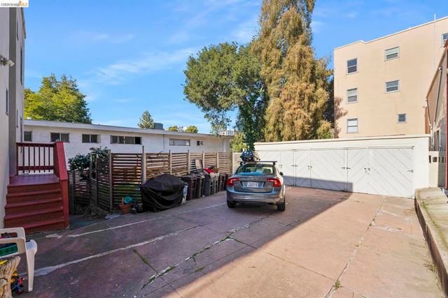 256 29Th St, Oakland, CA 94611