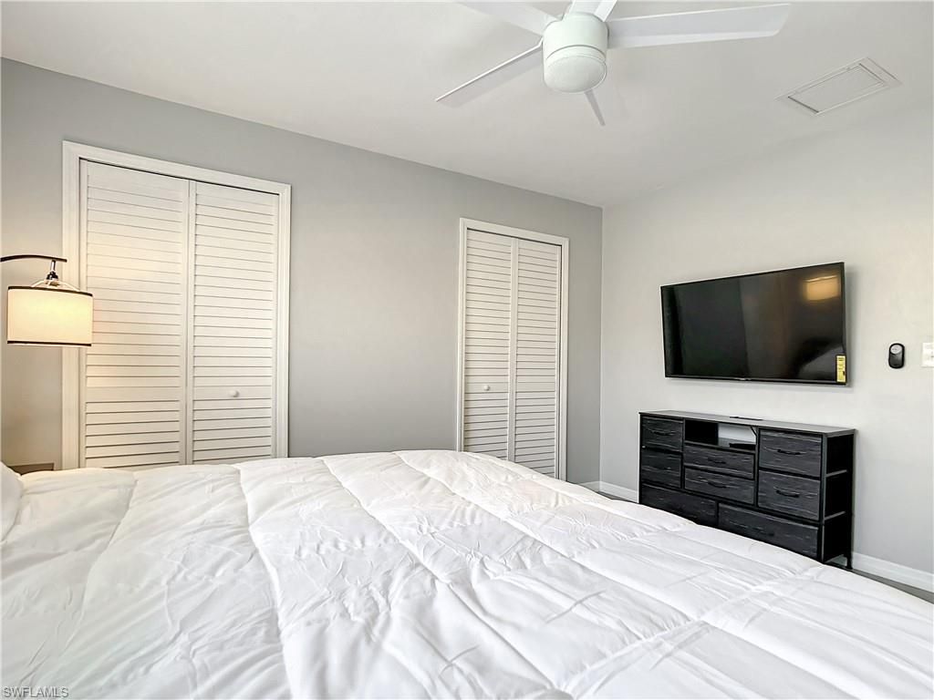 Image 16 of property listing at 4928/5000 SW 16th PL, Cape Coral, FL 33914