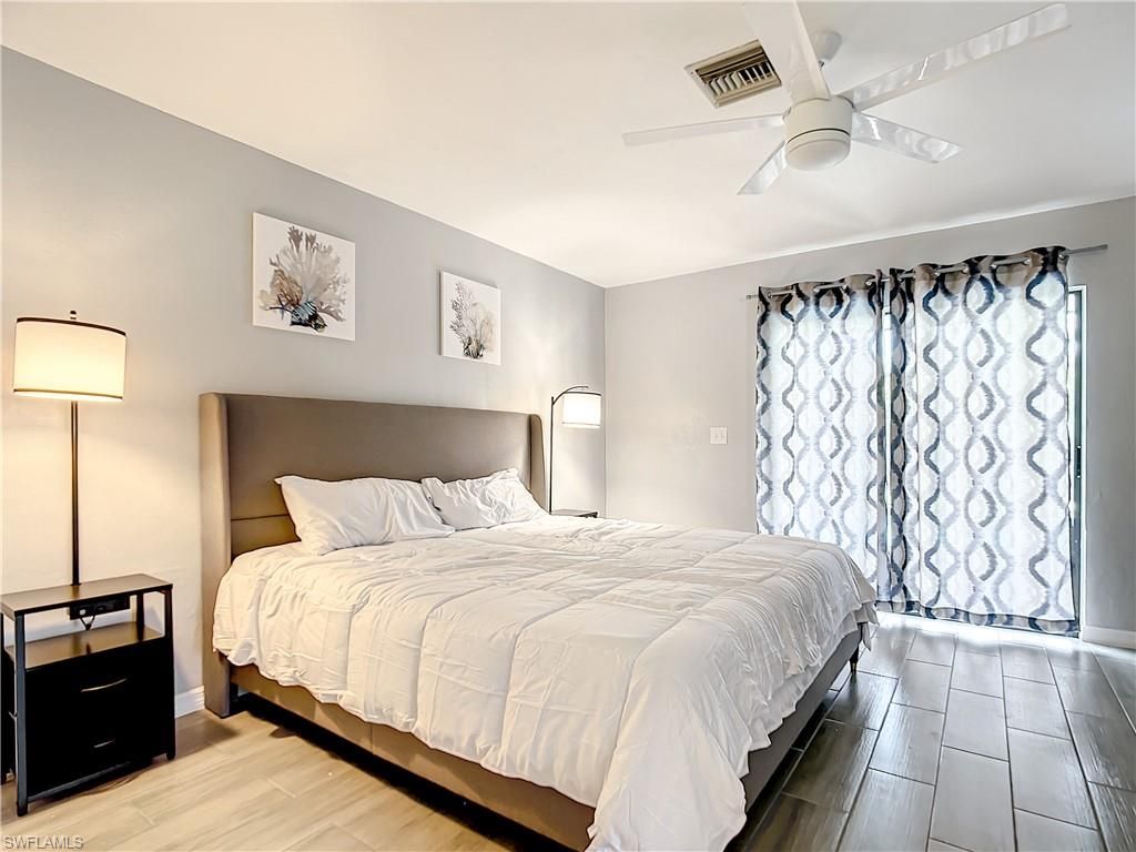 Image 27 of property listing at 4928/5000 SW 16th PL, Cape Coral, FL 33914