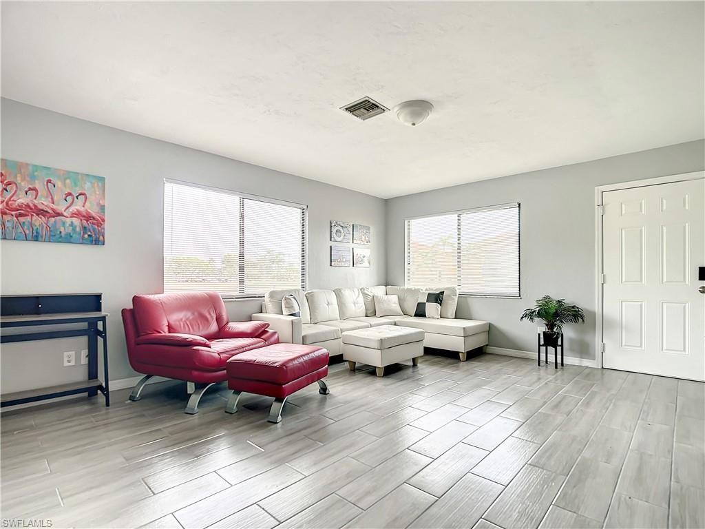 Image 7 of property listing at 4928/5000 SW 16th PL, Cape Coral, FL 33914