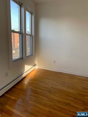 41 Glenridge Avenue 2R, Montclair, NJ 07042