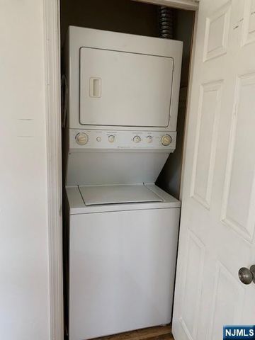 41 Glenridge Avenue 2R, Montclair, NJ 07042