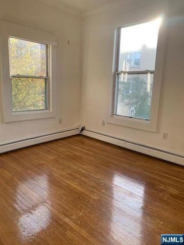 41 Glenridge Avenue 2R, Montclair, NJ 07042