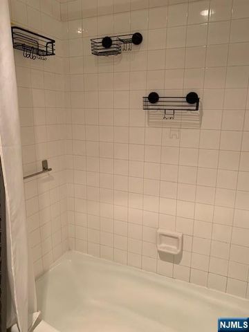 41 Glenridge Avenue 2R, Montclair, NJ 07042