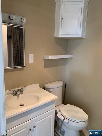 41 Glenridge Avenue 2R, Montclair, NJ 07042