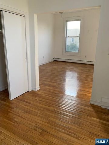 41 Glenridge Avenue 2R, Montclair, NJ 07042