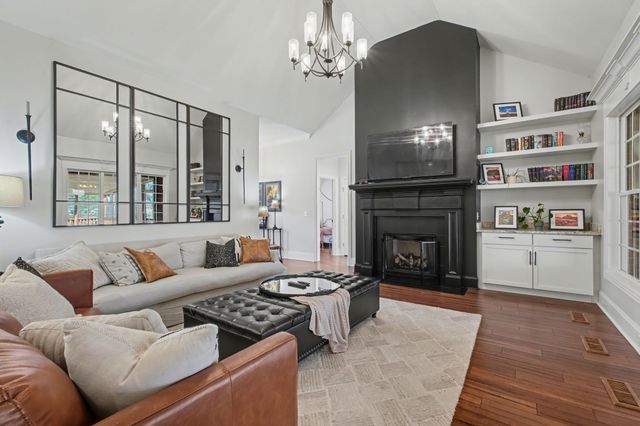 701 Deer Ridge Ln, Lebanon, TN 37087