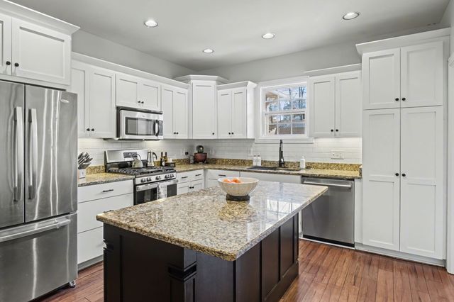 701 Deer Ridge Ln, Lebanon, TN 37087