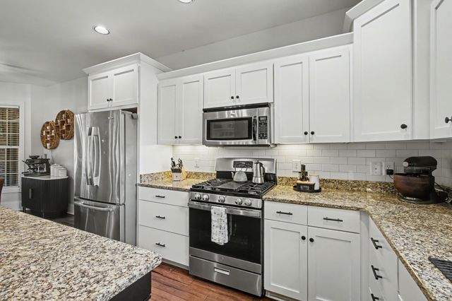 701 Deer Ridge Ln, Lebanon, TN 37087