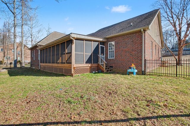 701 Deer Ridge Ln, Lebanon, TN 37087