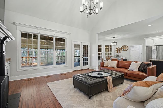 701 Deer Ridge Ln, Lebanon, TN 37087