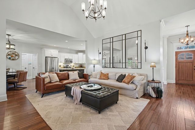 701 Deer Ridge Ln, Lebanon, TN 37087