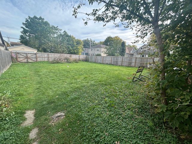 1813 Dodge Avenue, Evanston, IL 60201