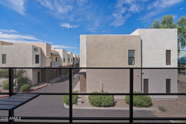 901 S SMITH Road 1035, Tempe, AZ 85281