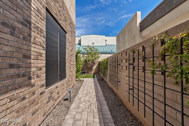 901 S SMITH Road 1035, Tempe, AZ 85281