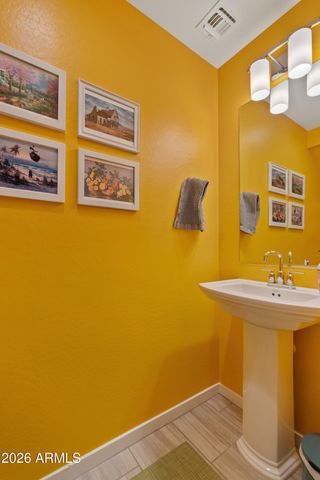 901 S SMITH Road 1035, Tempe, AZ 85281