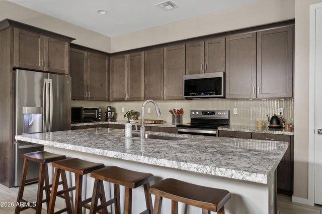 901 S SMITH Road 1035, Tempe, AZ 85281