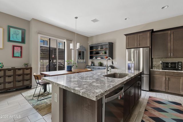 901 S SMITH Road 1035, Tempe, AZ 85281