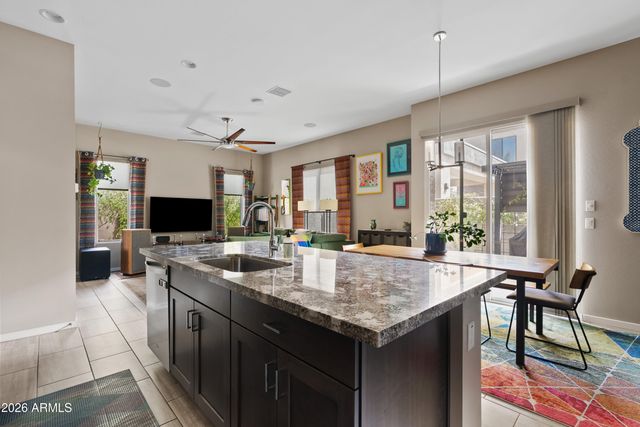 901 S SMITH Road 1035, Tempe, AZ 85281