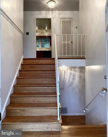 3637 38TH ST N, Arlington, VA 22207