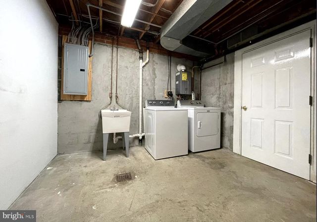 3637 38TH ST N, Arlington, VA 22207