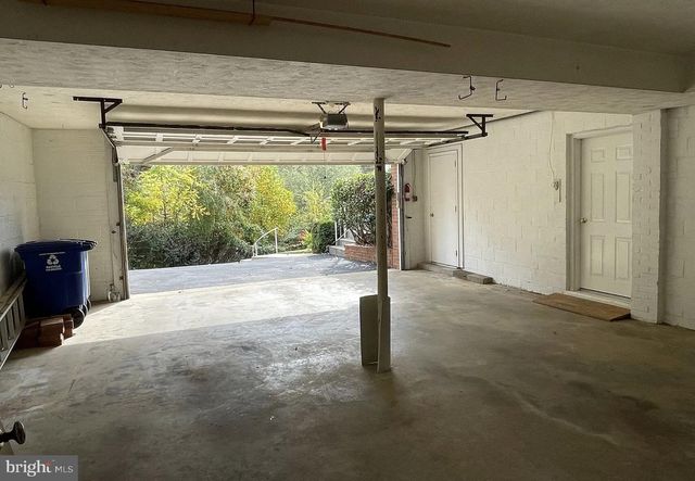 3637 38TH ST N, Arlington, VA 22207