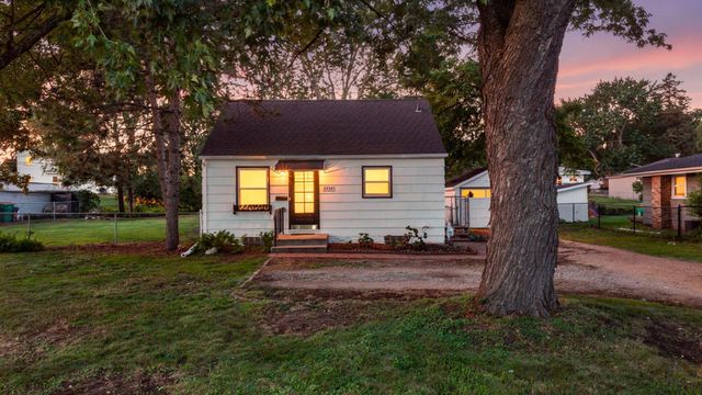 8734 Portland Avenue S, Bloomington, MN 55420