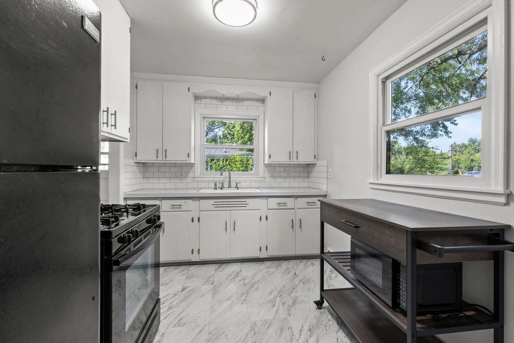 8734 Portland Avenue S, Bloomington, MN 55420 — photo 5