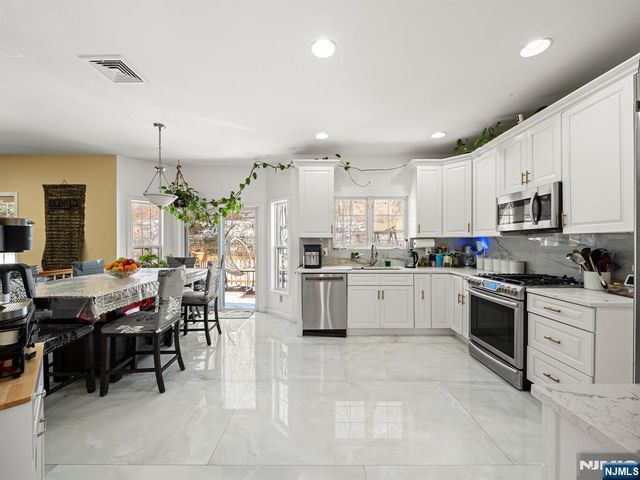 7 Patrick Avenue, Emerson, NJ 07630