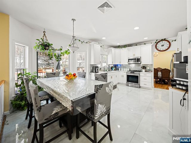 7 Patrick Avenue, Emerson, NJ 07630