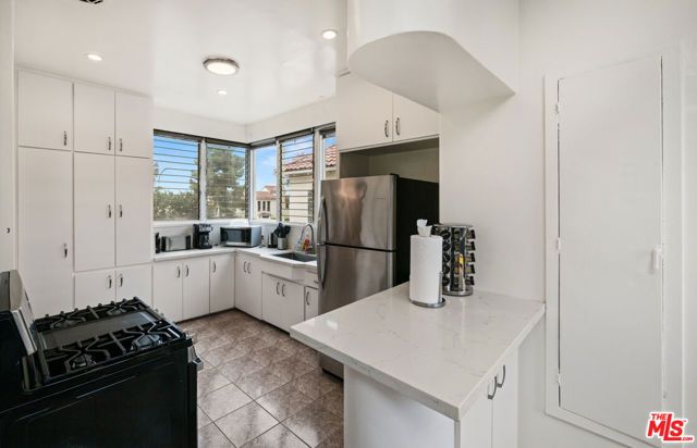 6255 W Olympic Boulevard, Los Angeles, CA 90048