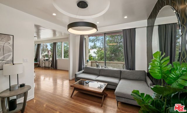 6255 W Olympic Boulevard, Los Angeles, CA 90048