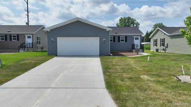 4438 Maple Leaf Trail, Flint, MI 48506