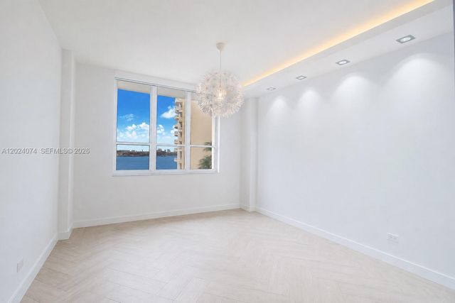 888 Brickell Key Dr 712, Miami, FL 33131