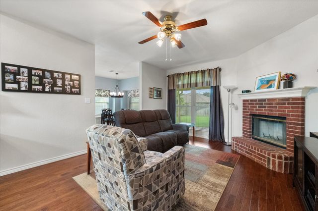 6222 St Leonard Drive, Arlington, TX 76001