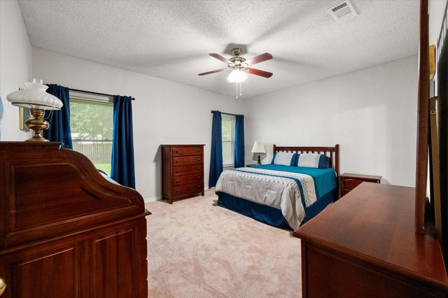 6222 St Leonard Drive, Arlington, TX 76001
