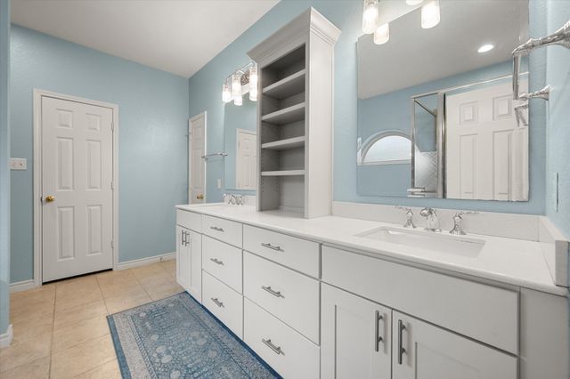 6222 St Leonard Drive, Arlington, TX 76001
