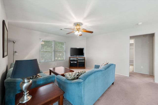 6222 St Leonard Drive, Arlington, TX 76001